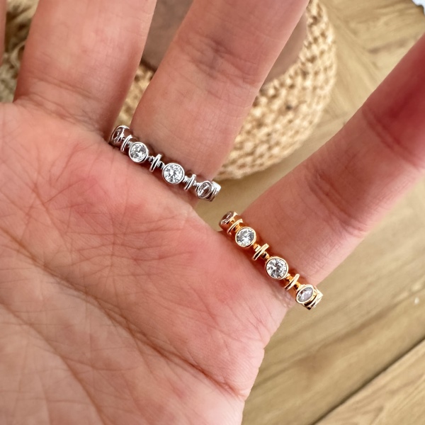 「莫桑钻 Moissanite 系列」银S925白色圆锆包镶小光环设计小众时尚高级感套装戒指