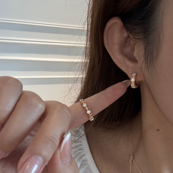 「莫桑钻 Moissanite 系列」银S925白色圆锆包镶小光环设计小众时尚高级感套装圆圈耳环