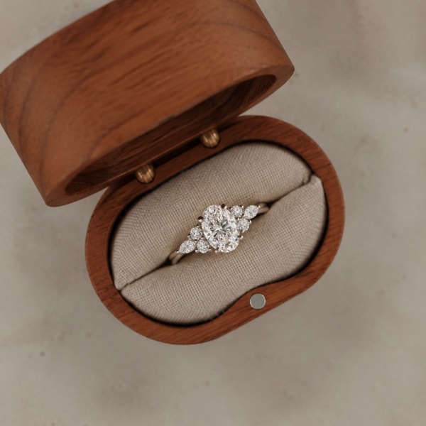 「莫桑钻 Moissanite 系列」银S925白色旦形圆形马眼镶嵌莫桑钻时尚高级感戒指