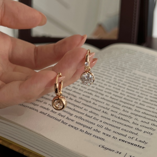 「莫桑钻 Moissanite 系列」银S925白色圆形莫桑钻镶嵌可拆卸吊坠设计小众时尚圆圈耳环