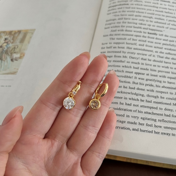 「莫桑钻 Moissanite 系列」银S925白色圆形莫桑钻镶嵌可拆卸吊坠设计小众时尚圆圈耳环