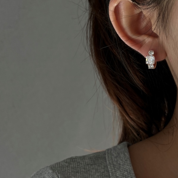 「莫桑钻 Moissanite 系列」银S925白色正方形圆形莫桑钻镶嵌小众时尚圆圈耳环