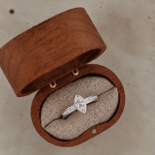 「莫桑钻 Moissanite 系列」银S925白色马眼长方形莫桑钻镶嵌时尚高级感戒指