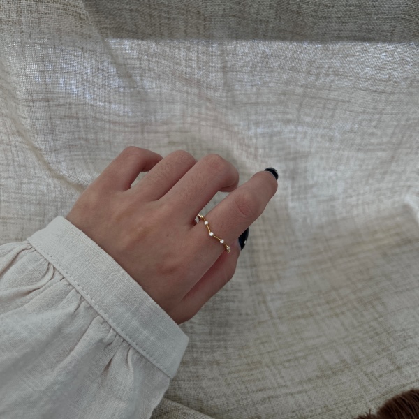 「莫桑钻 Moissanite 系列」银S925白色圆形等距镶嵌V型设计小众时尚高级感细戒戒指