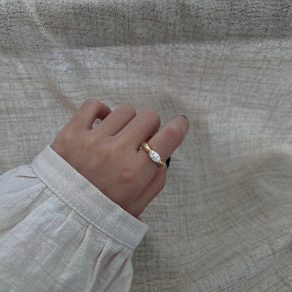 「莫桑钻 Moissanite 系列」银S925白色马眼单钻设计小众时尚高级感戒指