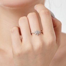 「凛冽 Ice Aura 系列」银S925白色圆锆镶嵌花朵造型设计小众时尚简约圆珠戒指套装
