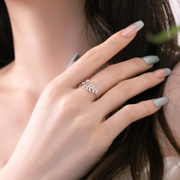 「昙 DreamCloud 系列」银S925白色圆锆镶嵌树叶设计简约时尚百搭戒指