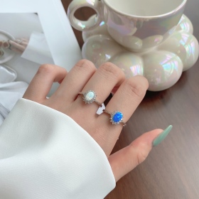 S925纯银蓝色白色澳宝石太阳造型白色锆石微镶设计百搭简约戒指