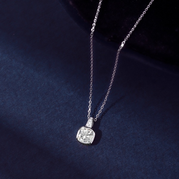 S925纯银方锆镶钻项链锁骨链轻奢复古简约仙女锆石方形女潮项链