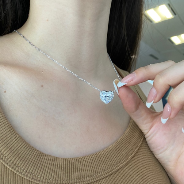 跨境爆款S925纯银白色爱心心形闪耀甜美微镶爱心吊坠项链简约满钻精致款锁骨链