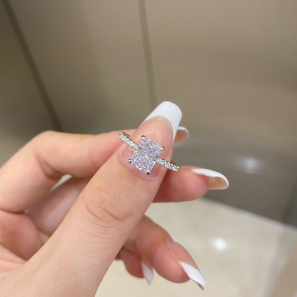 「生辰石 BIRTHSTONES 系列」跨境爆款S925纯银8A冰花切割爪镶轻奢粉色长方形主石欧美风ins大气方糖戒指方形锆石镶嵌排钻满钻戒指