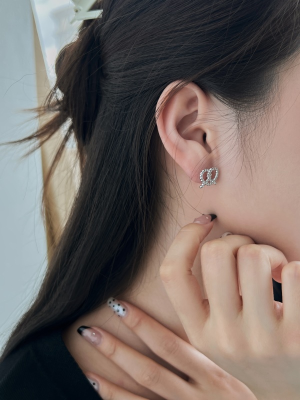 「灰序 Preface 系列」S925纯银爱心麻花交叉打结耳钉女小众设计百搭简约轻奢耳饰