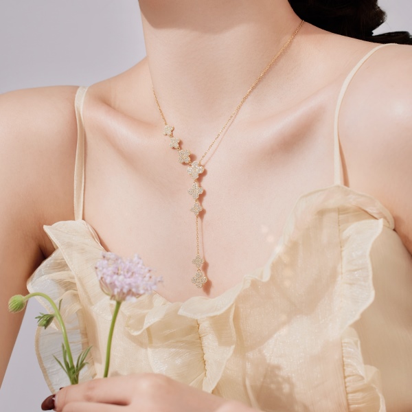 「漫野 Flower Field 系列 」银S925白色圆锆镶嵌四叶草排列吊坠小众时尚精致延长吊坠项链