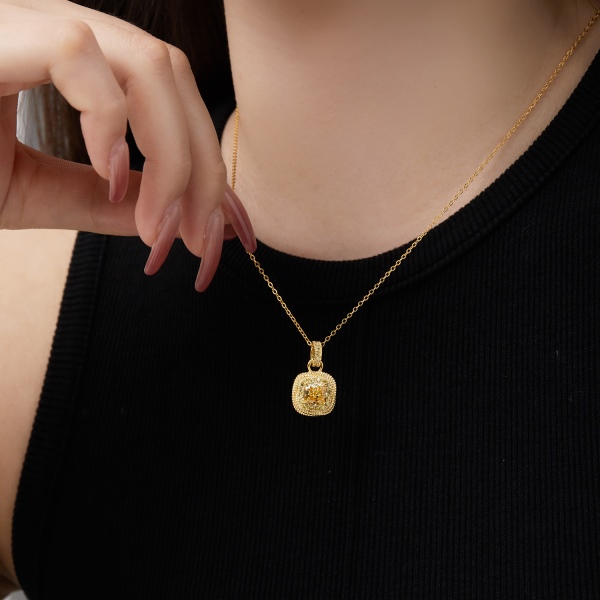 「莹光 Dazzling系列」s925可配套复古黄色百搭爆闪小方糖项链