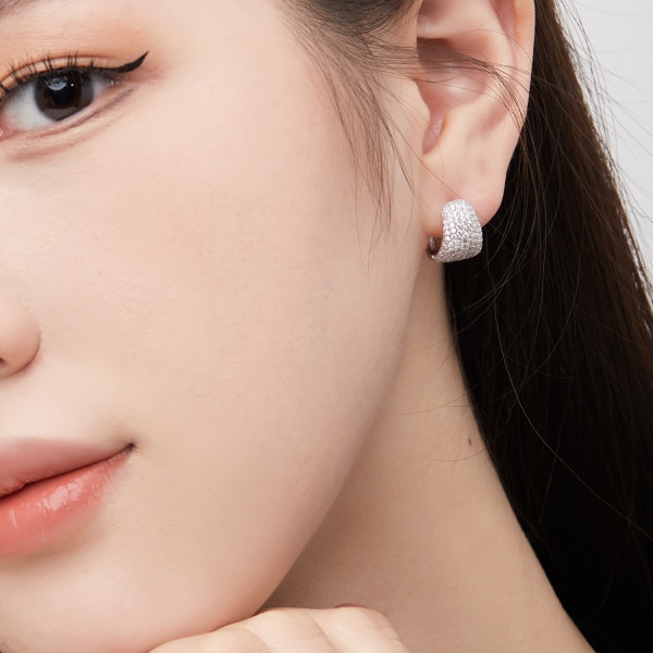 「莹光 Dazzling系列」S925纯银白色圆锆镶嵌U型耳圈耳环精致小巧设计