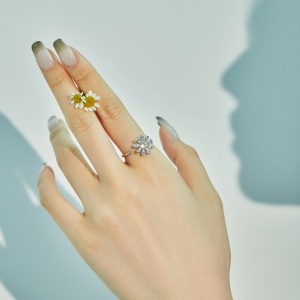 「解压戒-Anxiety Ring系列」S935纯银白色圆锆蓝色粉色小石镶嵌花朵太阳花造型可转动可旋转解压简约设计小众时尚开口可调节戒指